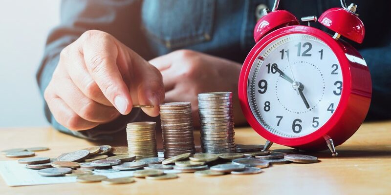 Verplichte aanwezigheid voor aanvang dienst is betaalde werktijd