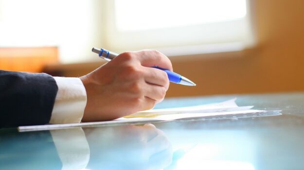 Stichting, die tuchtcolleges ondersteunt, is btw-ondernemer